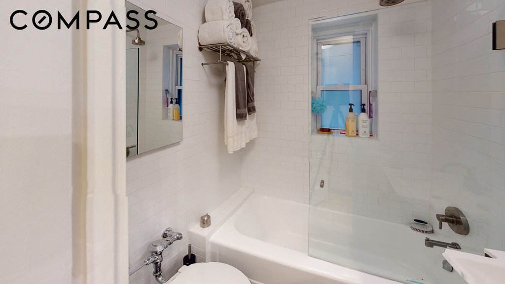 155 East 49th Street, Unit 1C photo 7