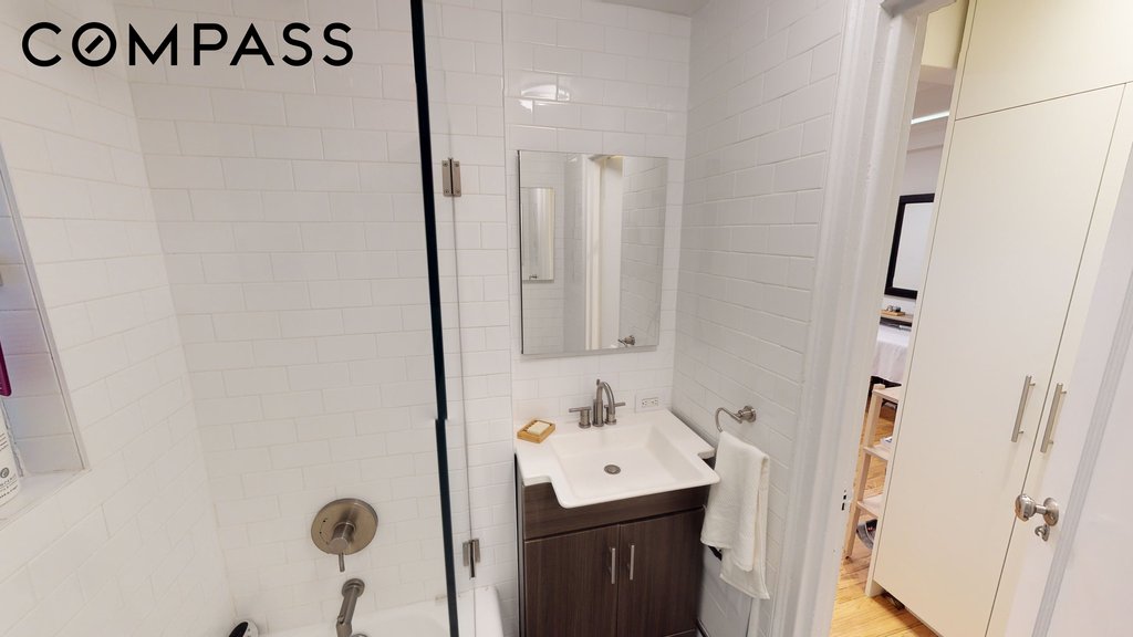 155 East 49th Street, Unit 1C photo 8