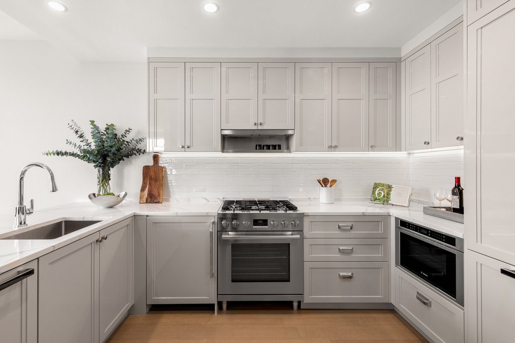 100 Claremont Avenue, Unit 15B photo 3