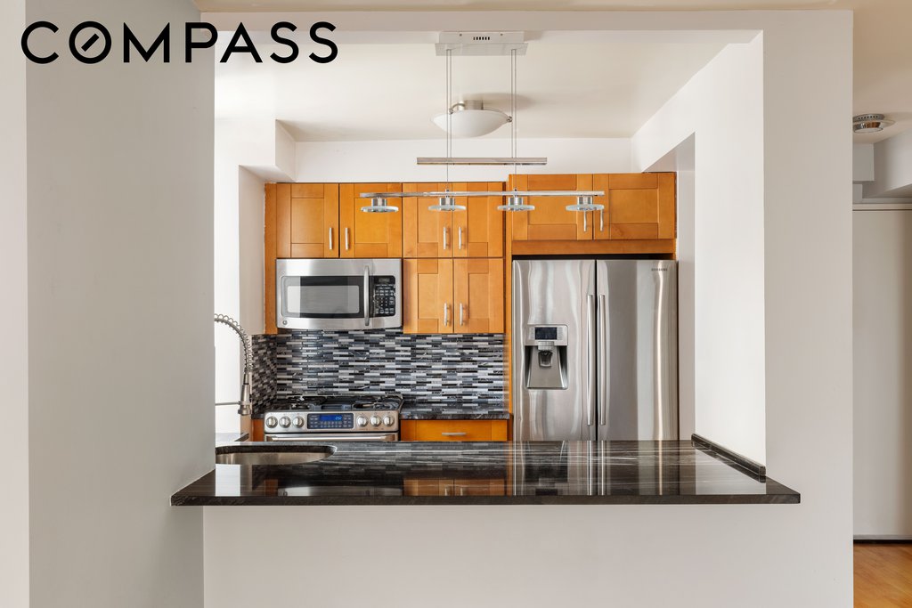 1760 Second Avenue, Unit 9A photo 4