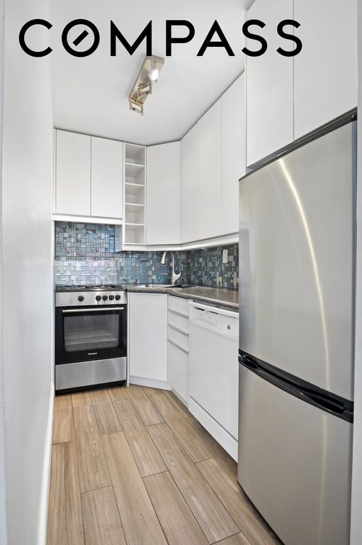 6 West 71st Street, Unit 3B photo 2