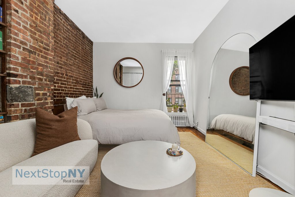 425 East 78th Street, Unit 4D