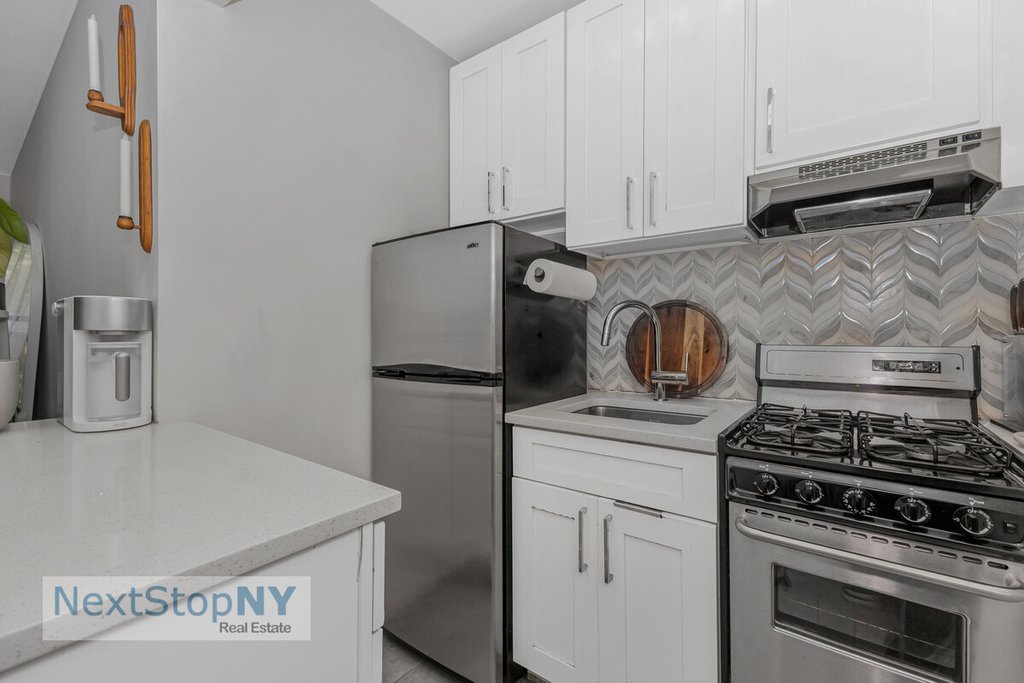 425 East 78th Street, Unit 4D photo 3