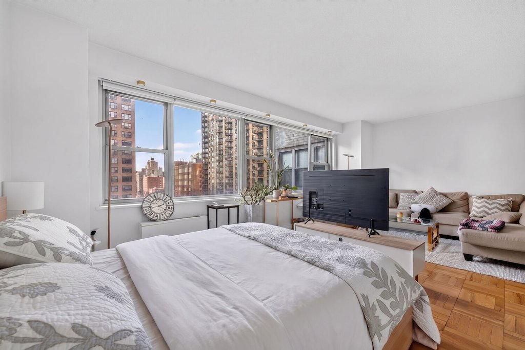 300 East 40th Street, Unit 9G photo 11