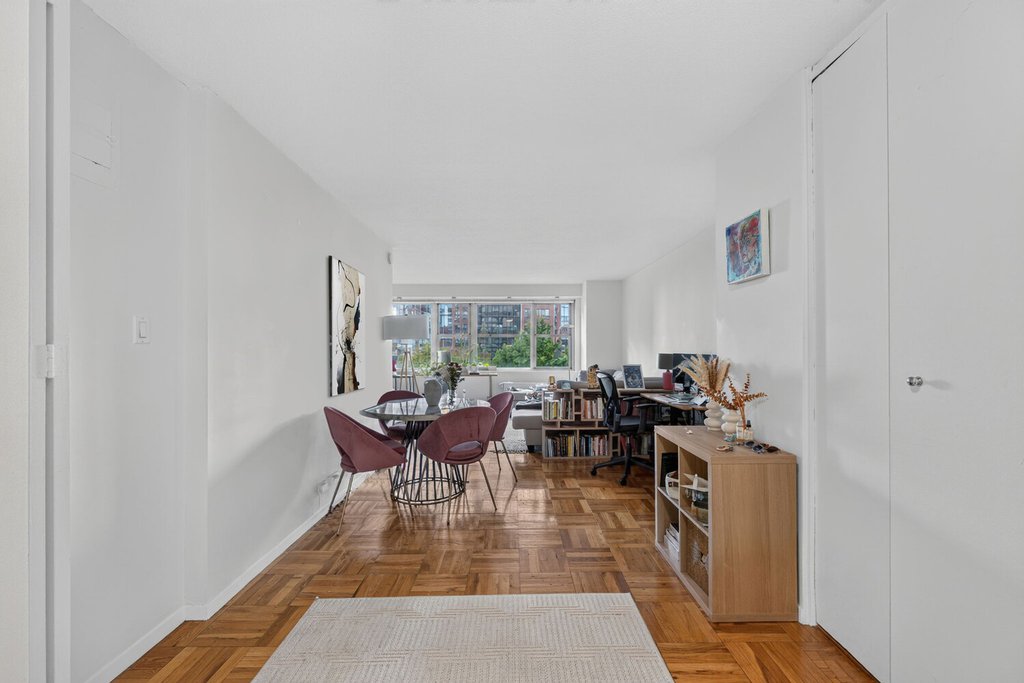 300 East 40th Street, Unit 9G photo 15