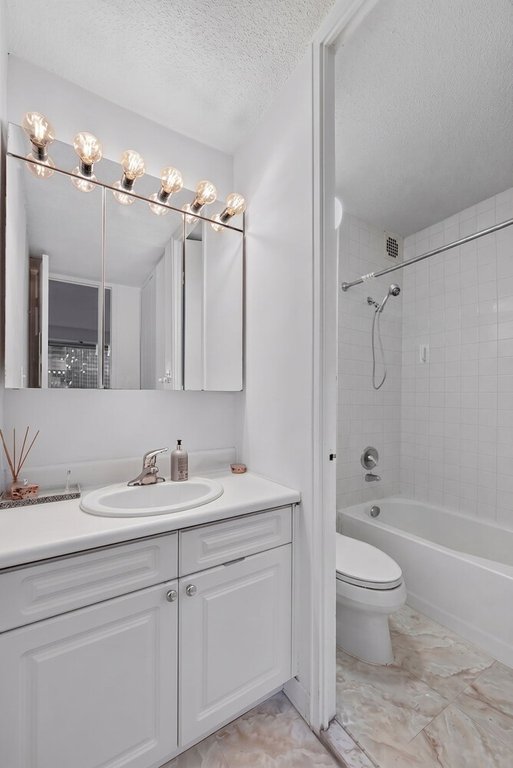 300 East 40th Street, Unit 9G photo 18