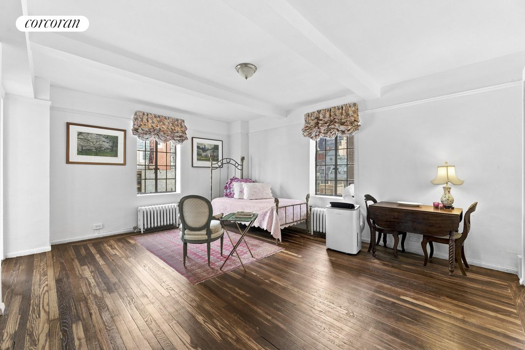 45 Tudor City Place, Unit 1517