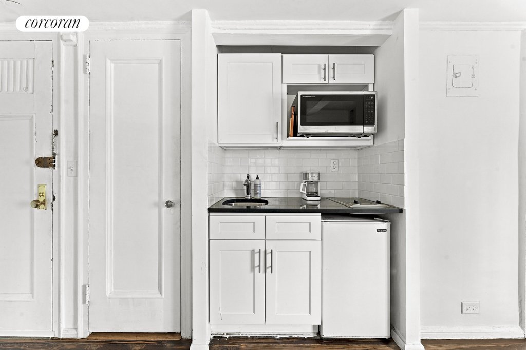 45 Tudor City Place, Unit 1517 photo 2