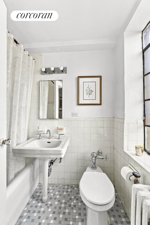 45 Tudor City Place, Unit 1517 photo 4