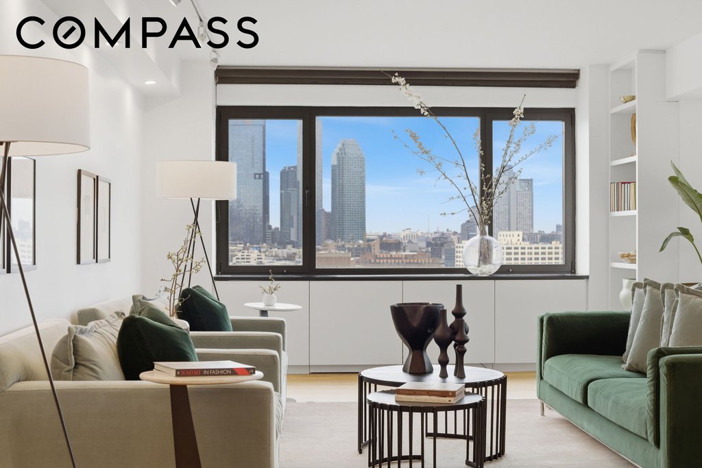 45 Sutton Place South, Unit 12L photo 4