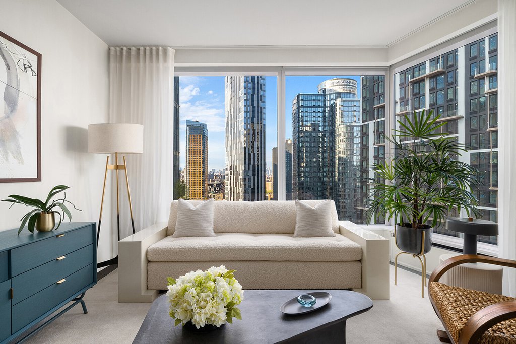 1 City Point, Unit 15E photo 2