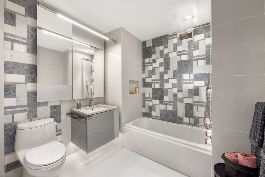 1 City Point, Unit 15E photo 8