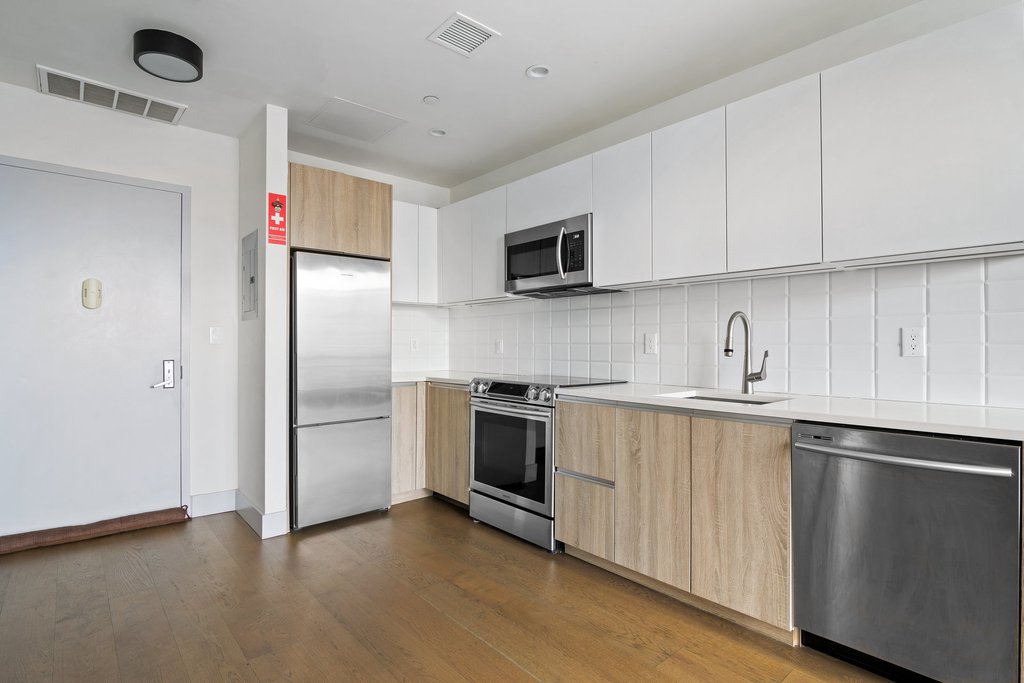 1325 Herkimer Street, Unit 302 photo 2