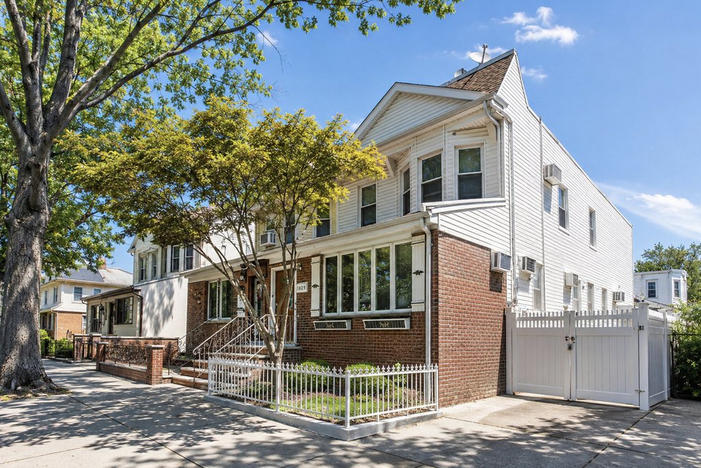 1829 West 10th Street – For Sale photo 2