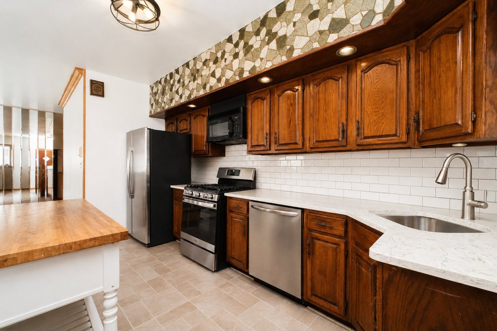 1829 West 10th Street – For Sale photo 6