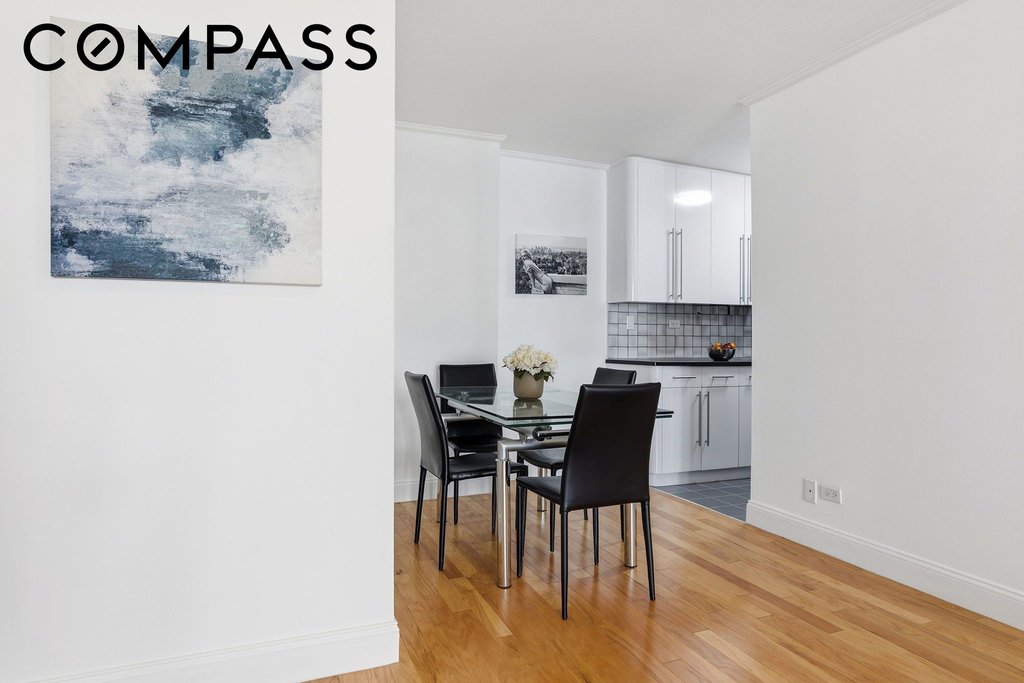 2025 Broadway, Unit 5A photo 3