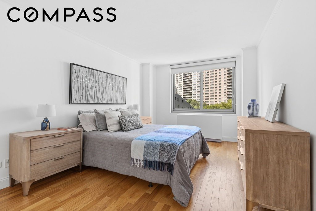 2025 Broadway, Unit 5A photo 5