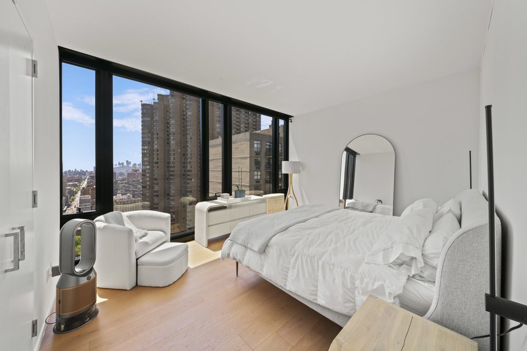 695 First Avenue, Unit 31D photo 2