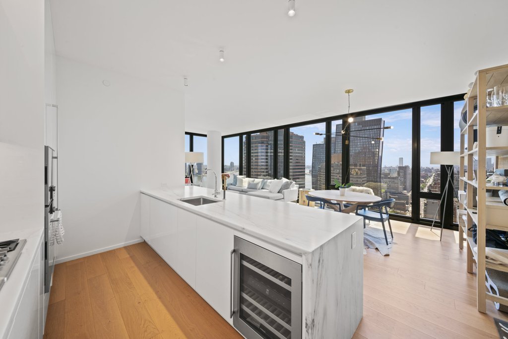 695 First Avenue, Unit 31D photo 5
