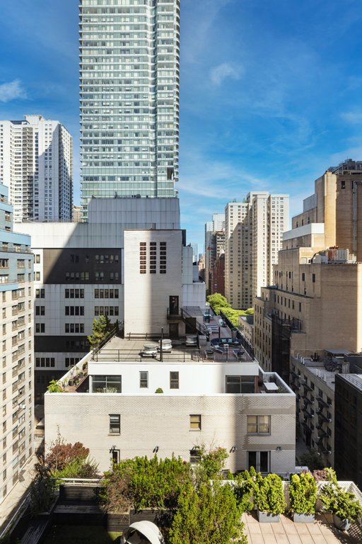 200 East 57th Street, Unit 17G photo 2