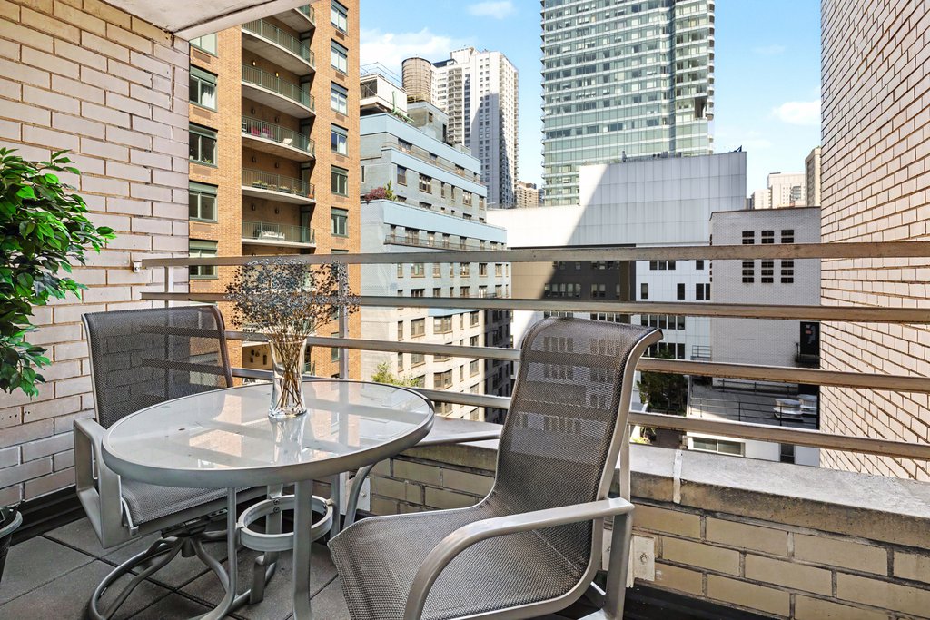200 East 57th Street, Unit 17G photo 7