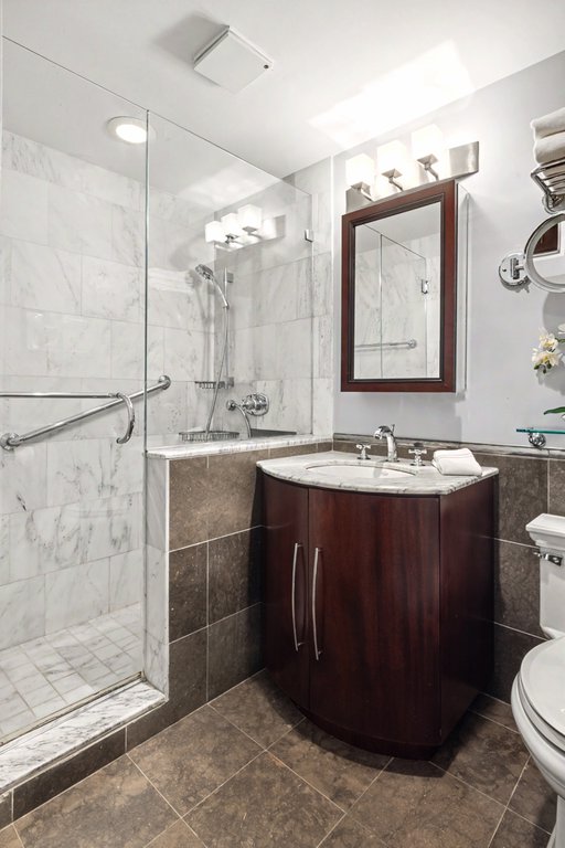 200 East 57th Street, Unit 17G photo 10