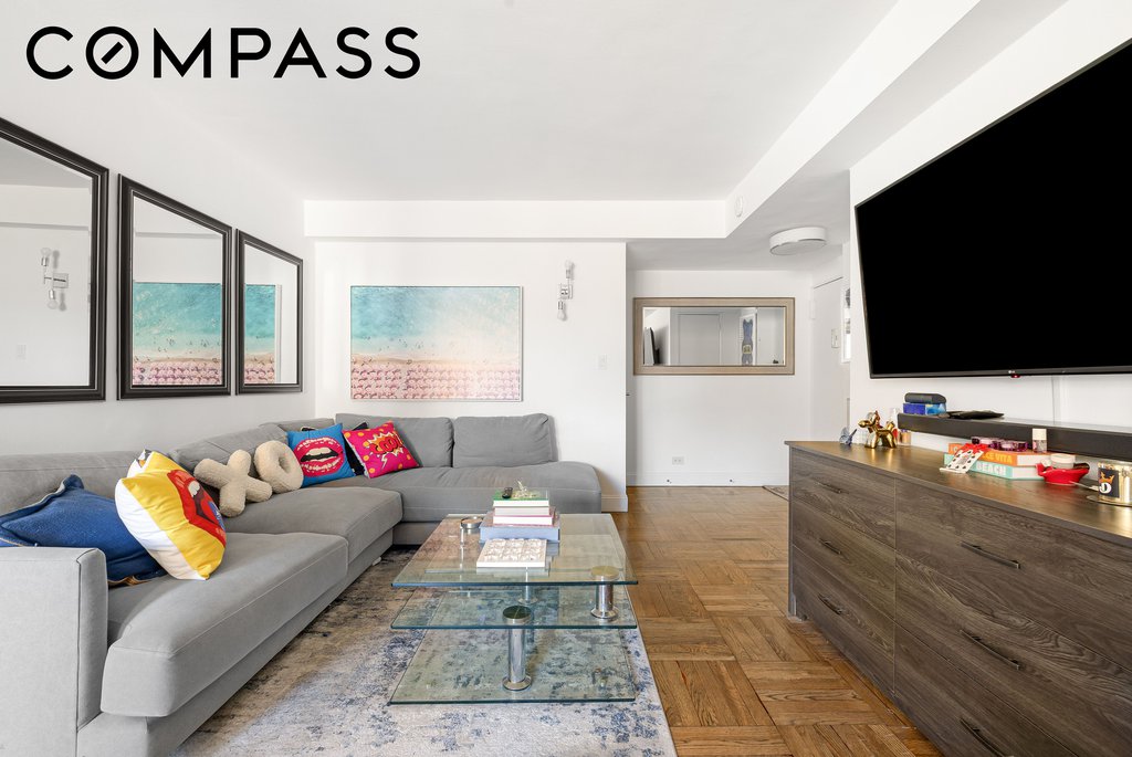 200 East 36th Street, Unit 8A photo 4