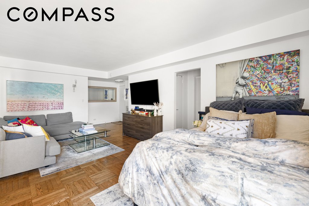 200 East 36th Street, Unit 8A photo 5