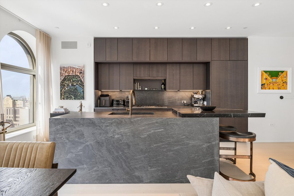 130 William Street, Unit 37E photo 2