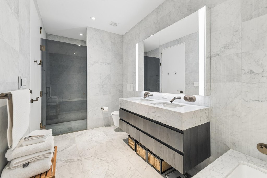 130 William Street, Unit 37E photo 4