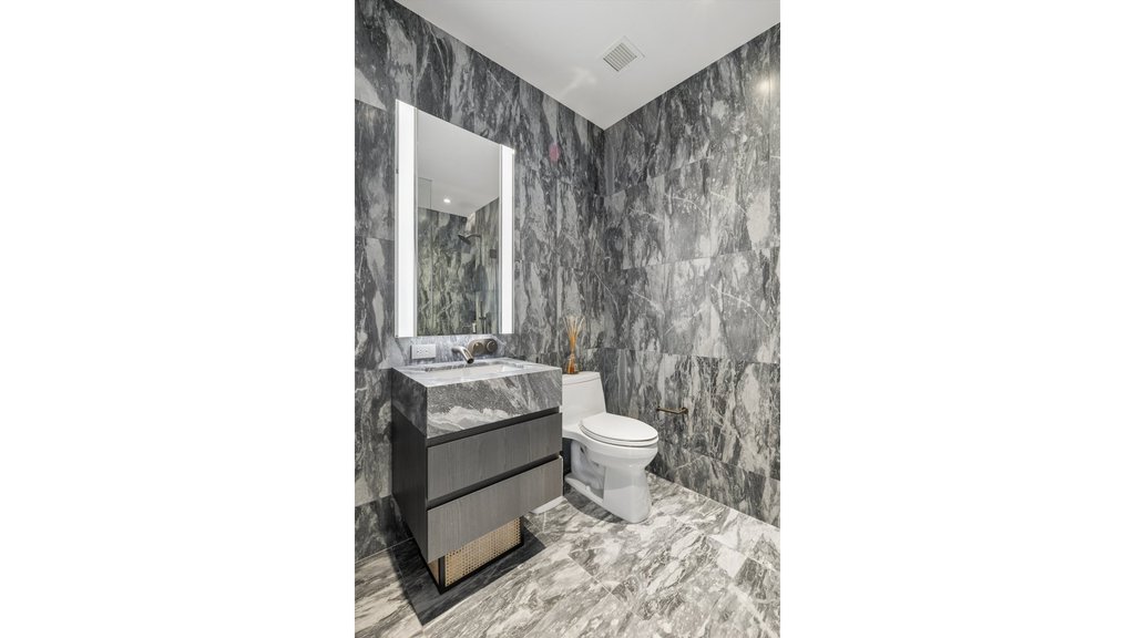 130 William Street, Unit 37E photo 5