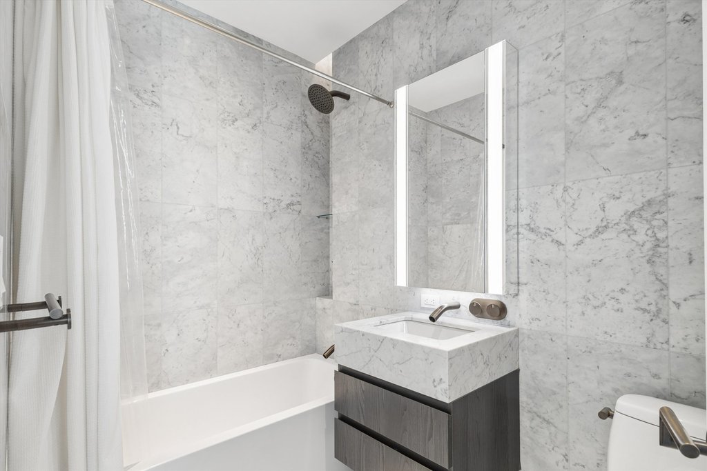 130 William Street, Unit 37E photo 7