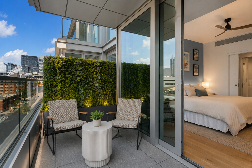 547 West 47th Street, Unit 811 photo 5
