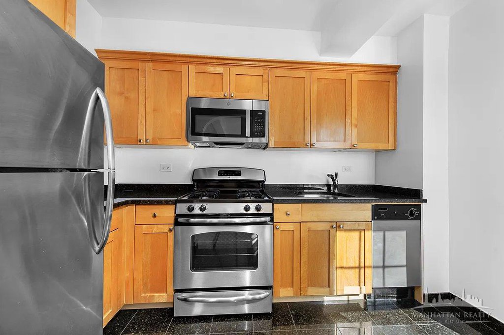 95 Christopher Street, Unit 3J photo 2