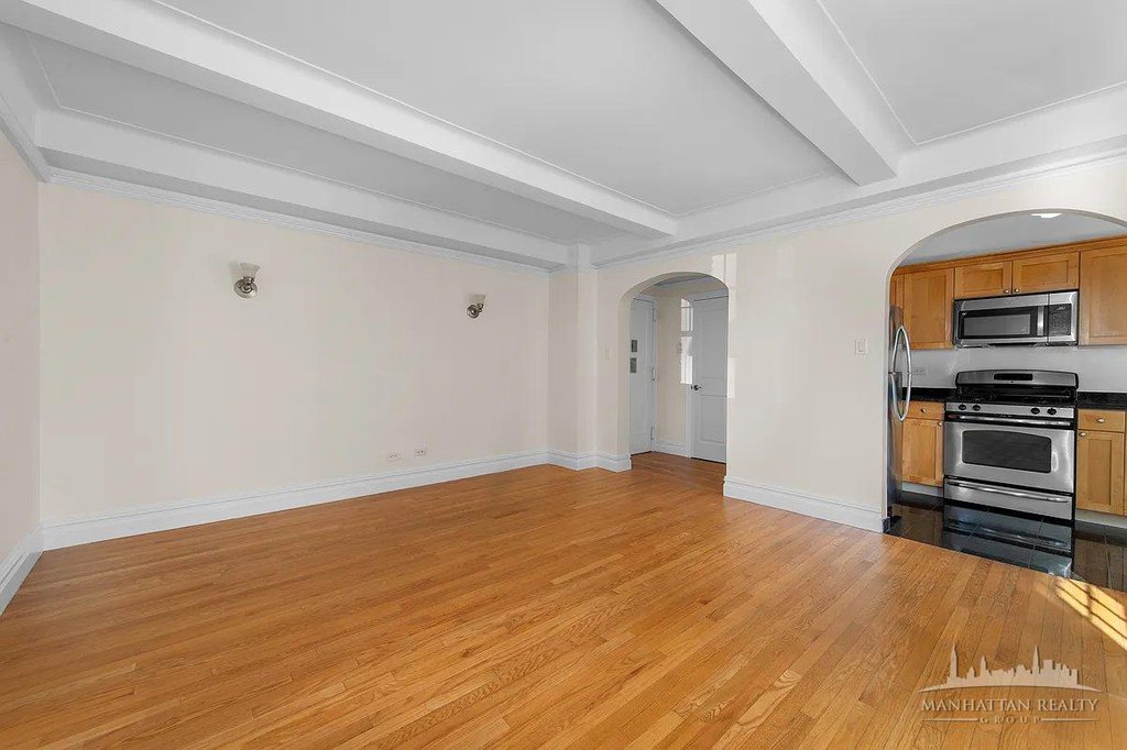 95 Christopher Street, Unit 3J photo 3