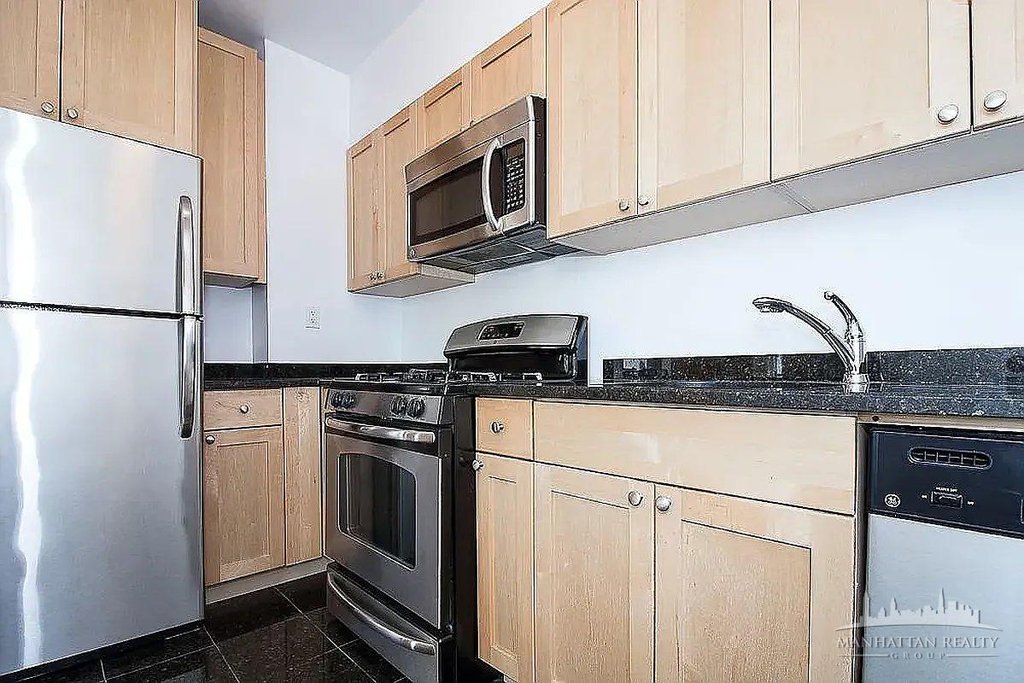95 Christopher Street, Unit 3J photo 9