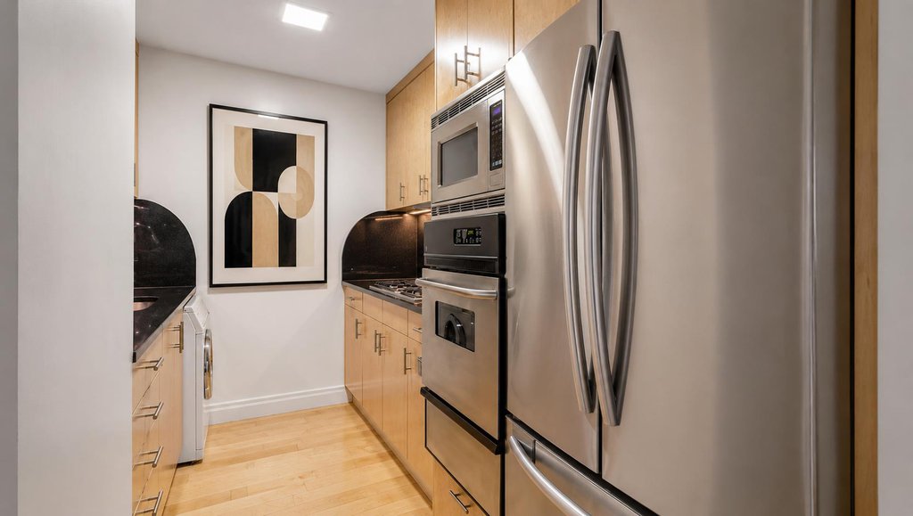 220 East 65th Street, Unit 11J photo 4