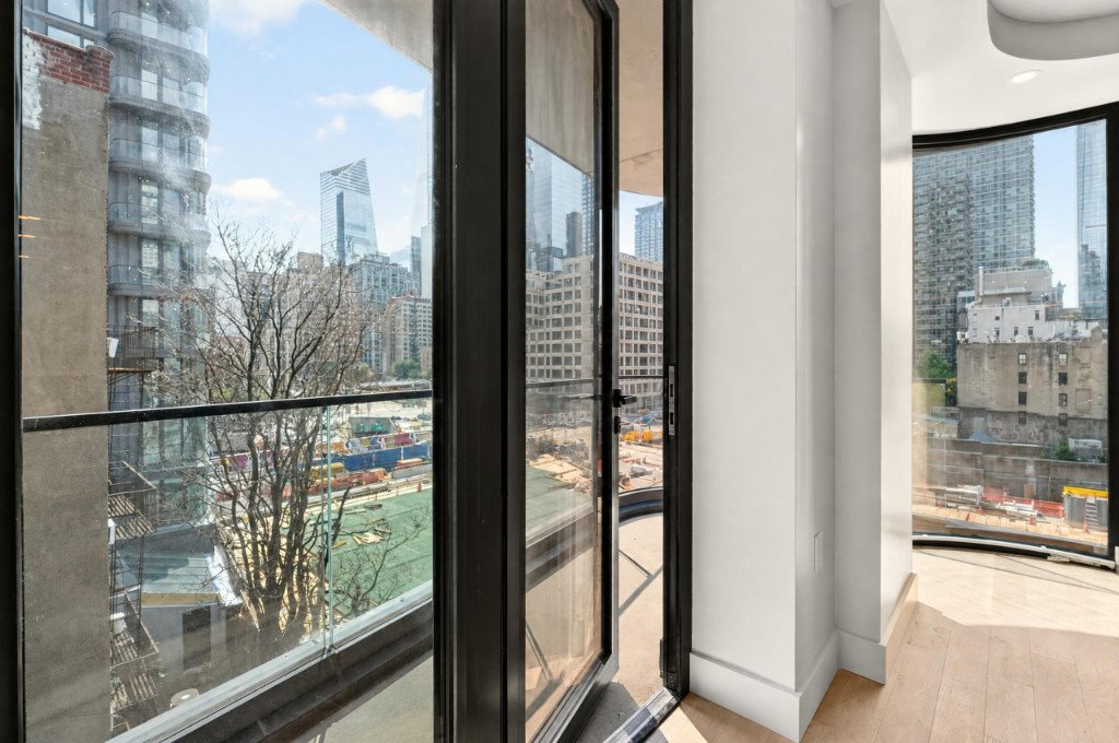 400 West 38th Street, Unit 5GN photo 8