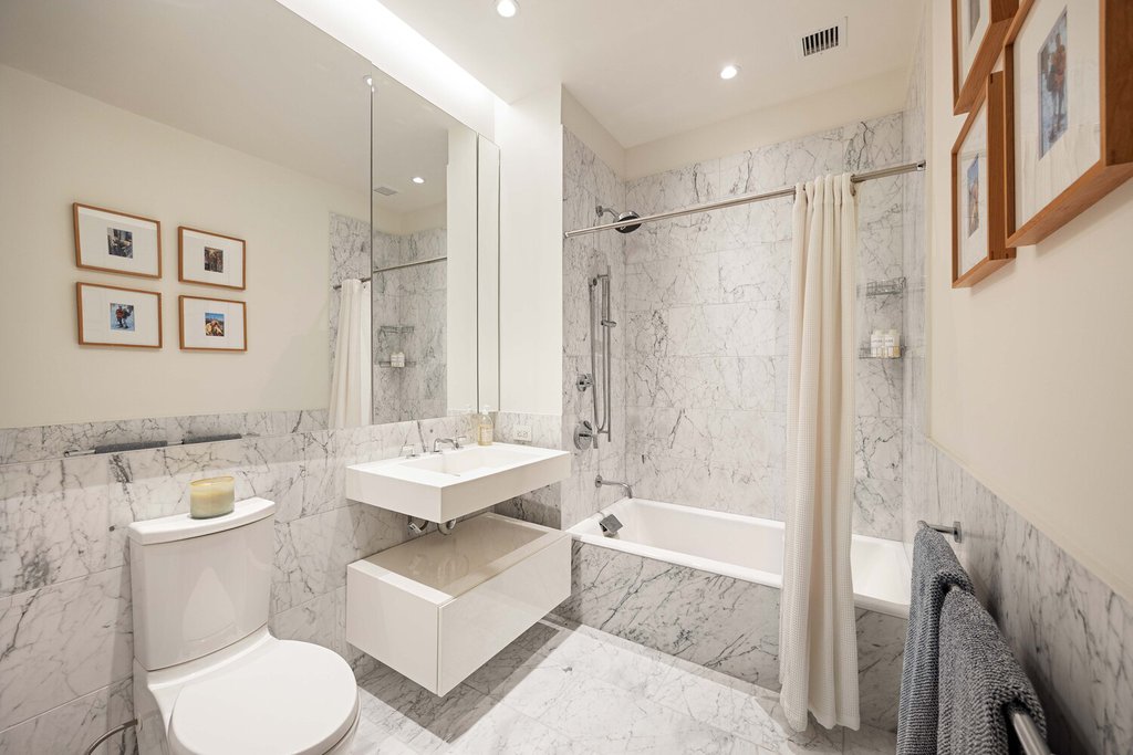 15 West 61st Street, Unit 3D photo 6