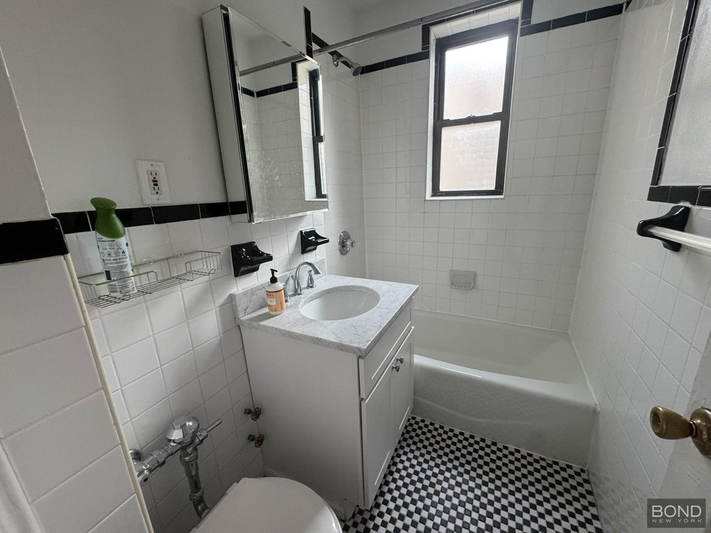 32-15 35th Street, Unit F5 photo 6
