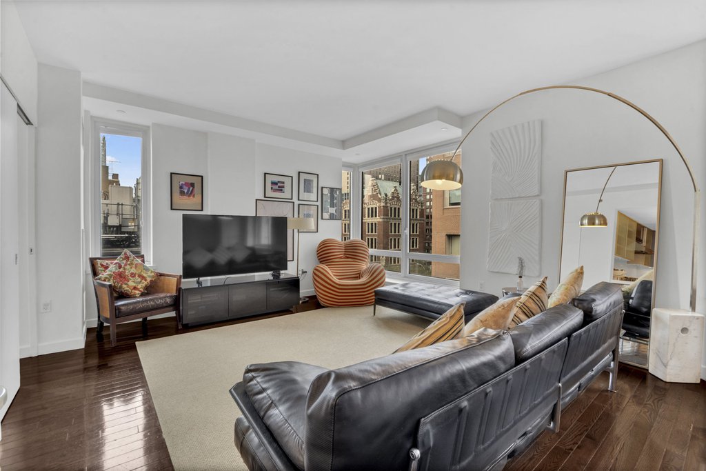 462 West 58th Street, Unit 6B photo 3