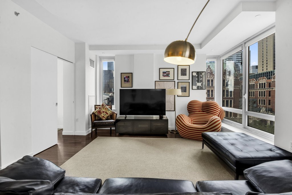 462 West 58th Street, Unit 6B photo 4