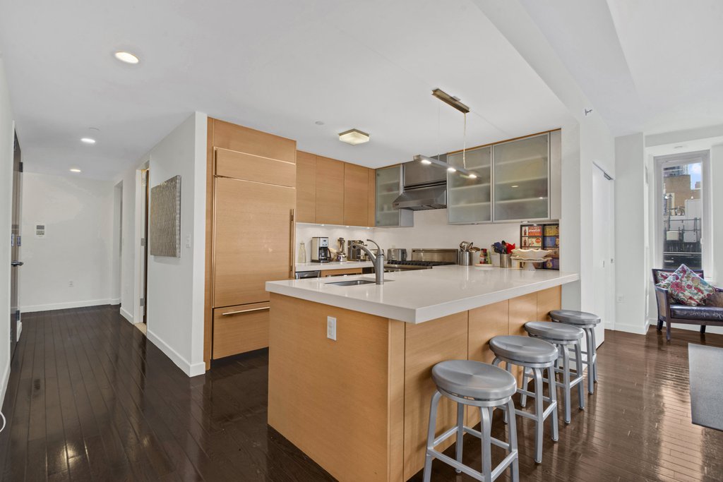 462 West 58th Street, Unit 6B photo 5
