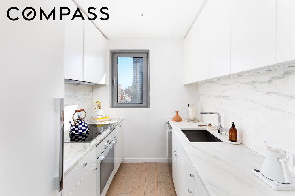 200 East 62nd Street, Unit 10C photo 9