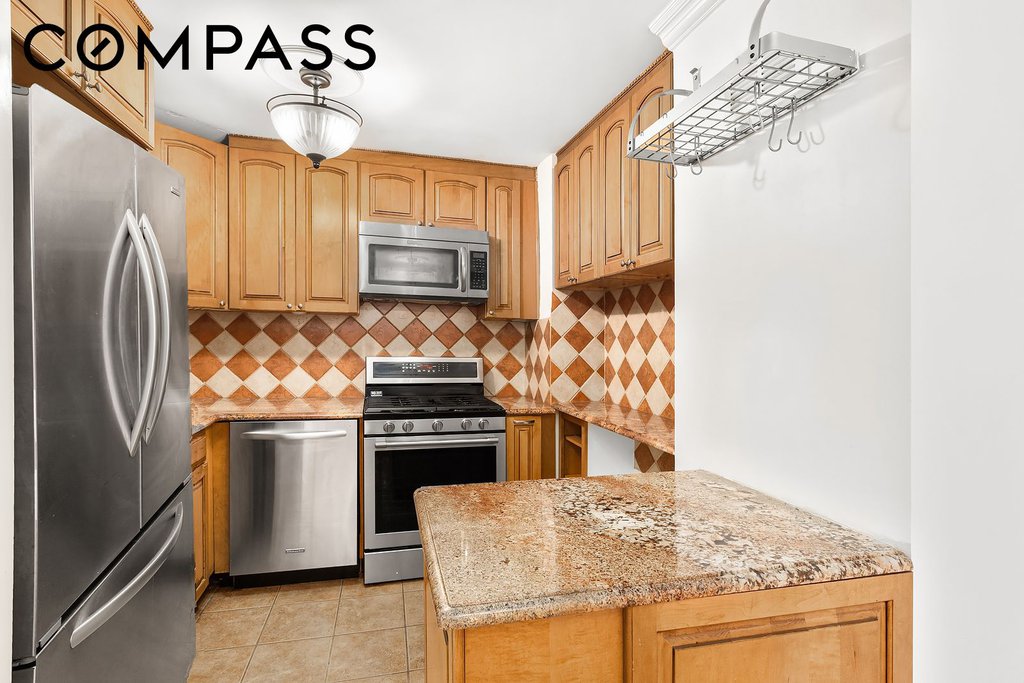 1160 Third Avenue, Unit 3D photo 4