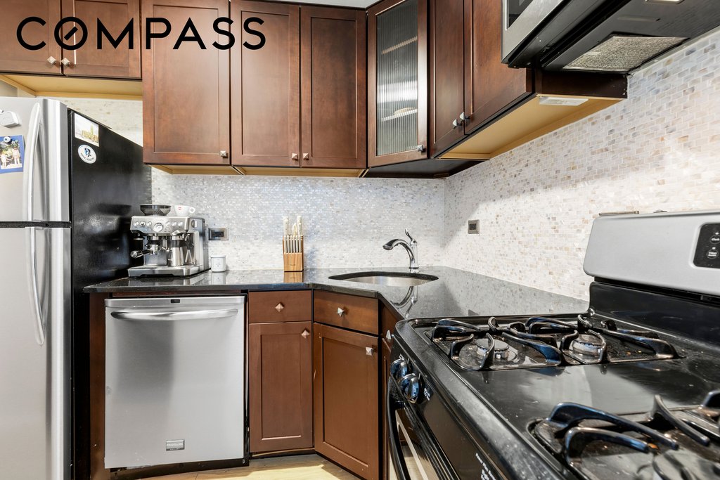 220 East 57th Street, Unit 9F photo 6