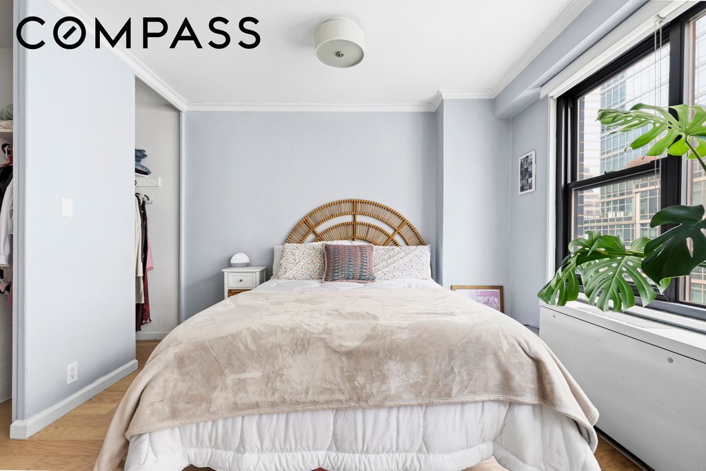 220 East 57th Street, Unit 9F photo 7