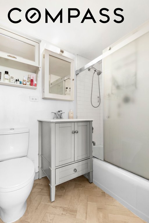 220 East 57th Street, Unit 9F photo 8