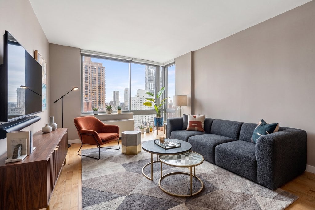 101-111  West 67th Street, Unit 32B