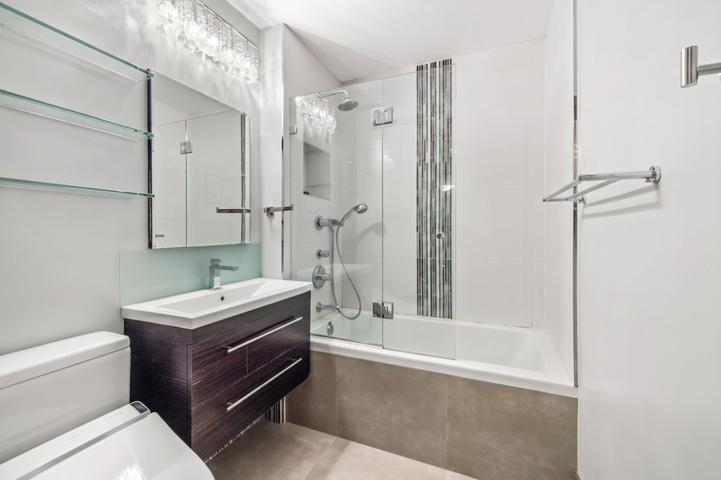 101-111  West 67th Street, Unit 32B photo 5